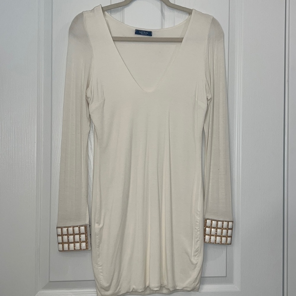 Lac blue white dress